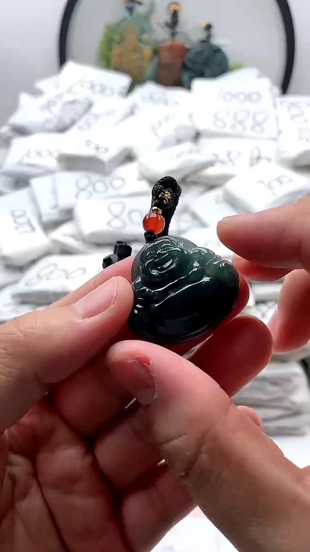 【闪购商品】翡翠颈饰未镶嵌佛公【品质一般介意慎拍】