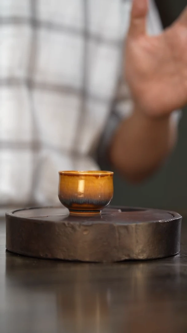 1柴房陶瓷柴烧一口杯，因柴烧特性，每只都略有不同~