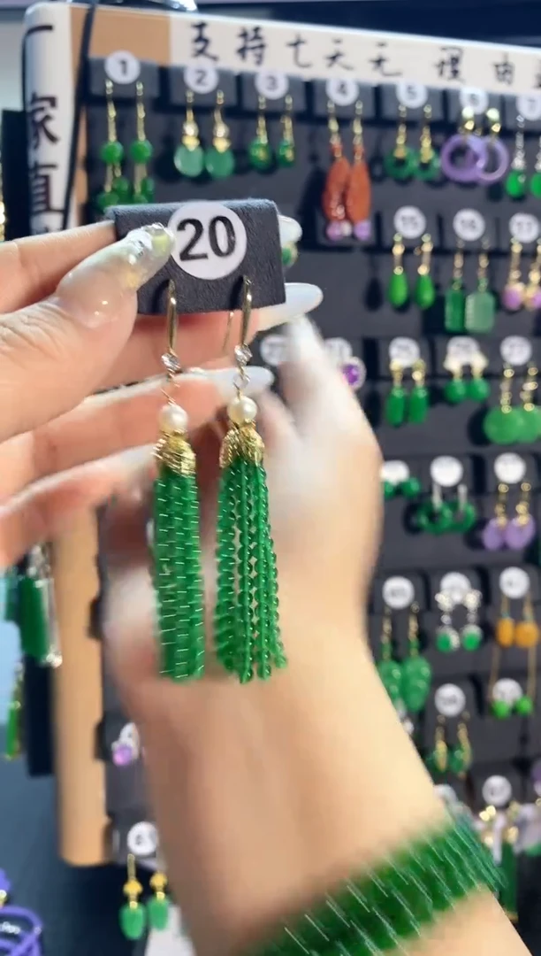 【闪购商品】翡翠颈饰银S925镶嵌20....