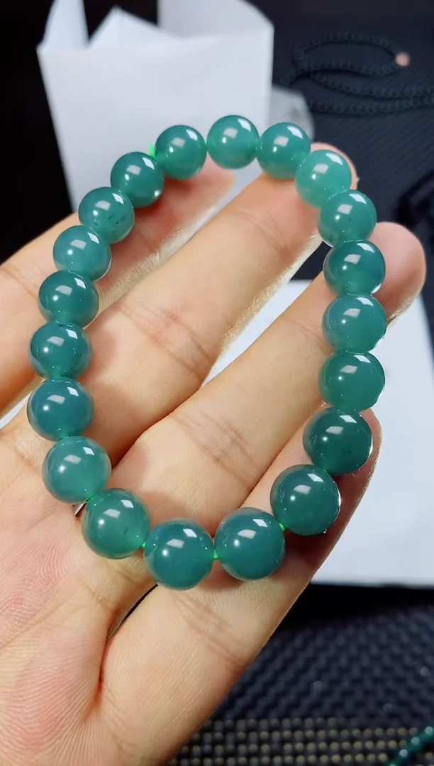 翡翠未镶嵌颈饰