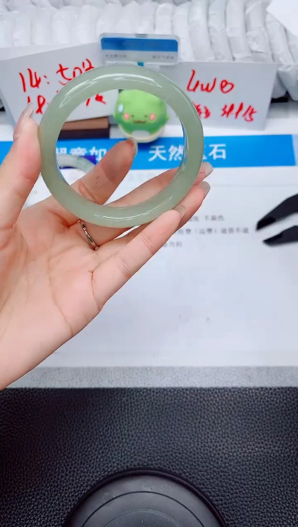 石英质玉手镯未镶嵌A327-58.7