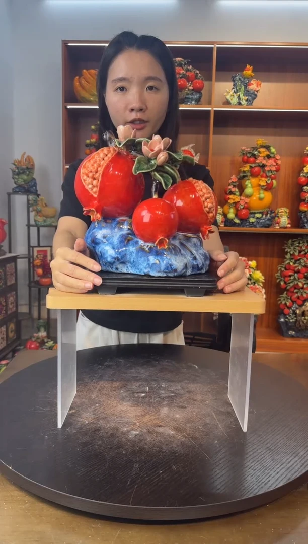 陶瓷有底座三石榴摆件