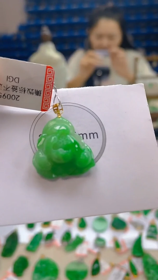 颈饰18K金镶嵌翡翠新号开播 全场乱卖