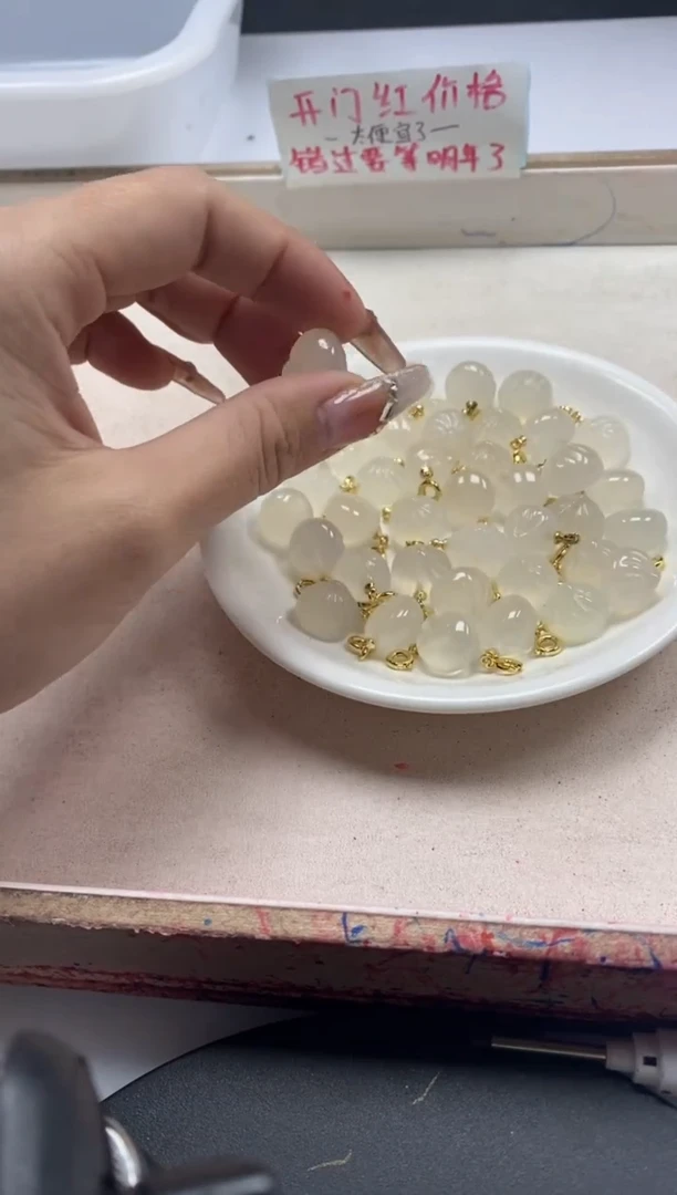 【闪购商品】玛瑙/玉髓颈饰银S800镶嵌x1010荔枝冻包子*1颗