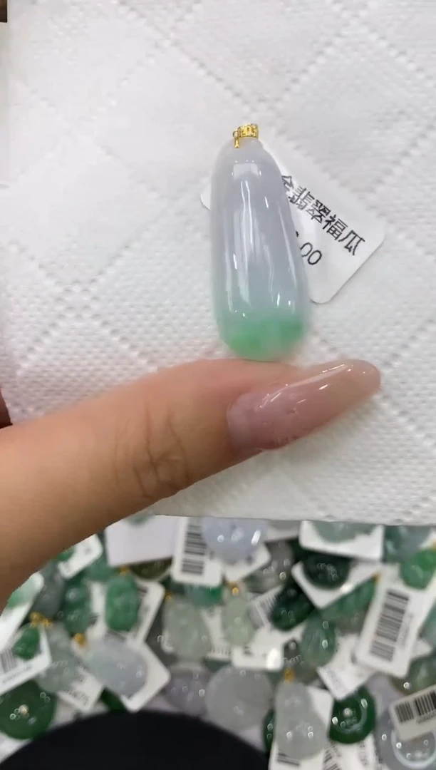 颈饰18K金镶嵌翡翠1111111111