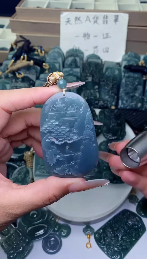 颈饰未镶嵌翡翠