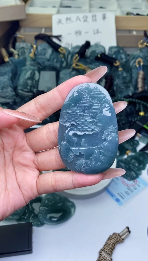 颈饰未镶嵌翡翠