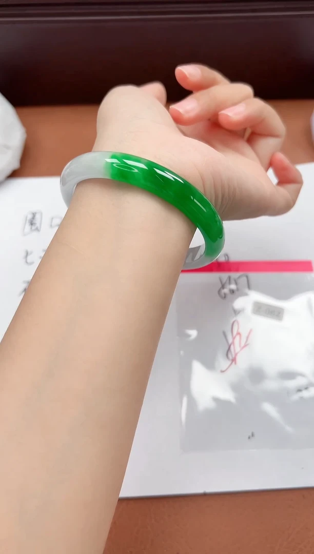 精品手镯，一物一拍Z062