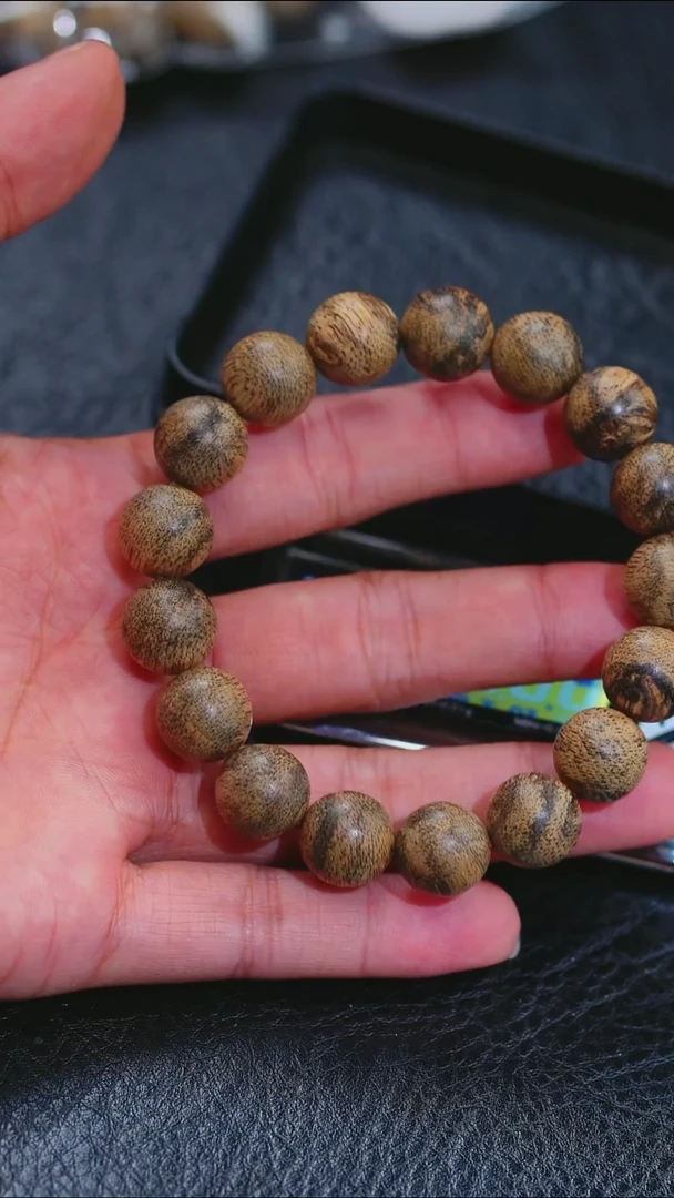 沉香手串正区文莱蛇皮纹1.3单圈15g+