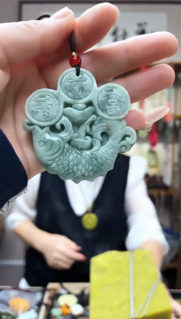未镶嵌岫玉吊坠`
