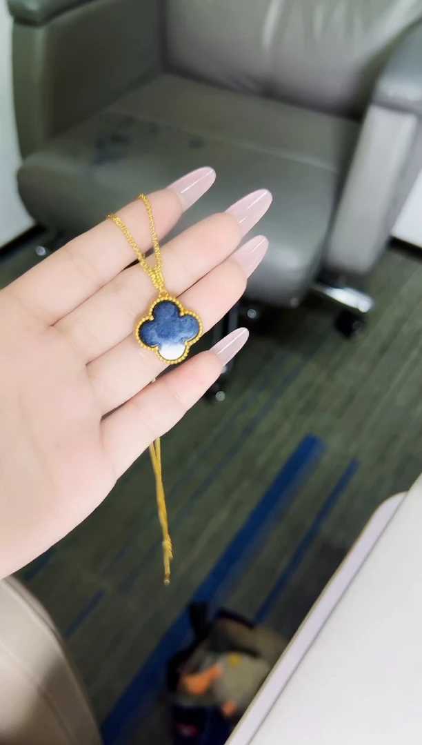 18K金镶嵌吊坠(赠链)玛瑙/玉髓20mm黑玛瑙吊坠（赠合金链）