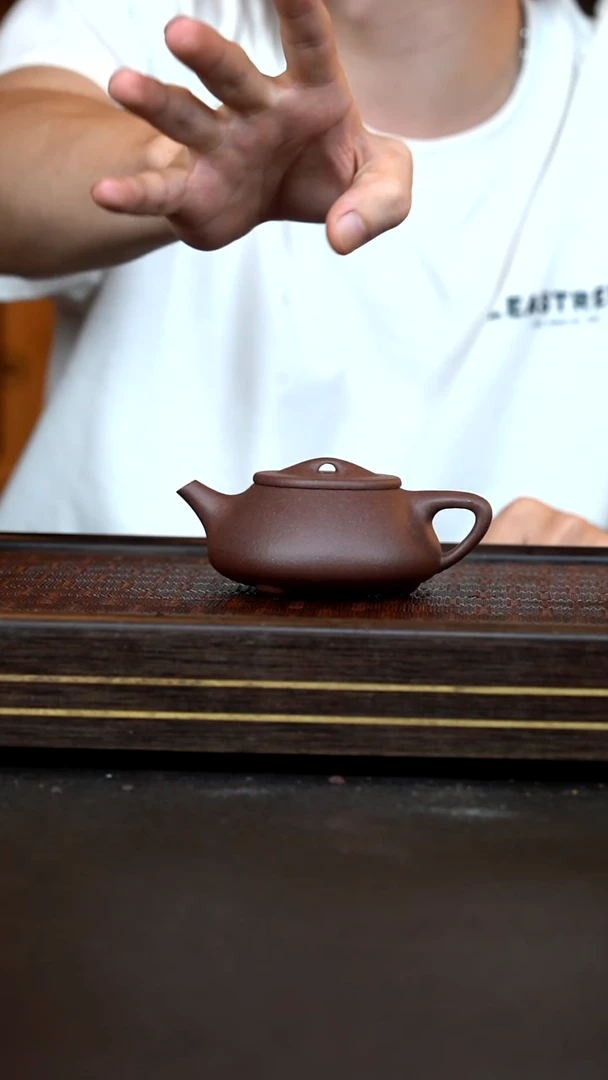 茶壶紫砂LD    底槽青    汉瓦     140cc