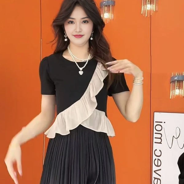 短袖女款爆款2025新款网红炸街洋气衣服时尚T桖花边显瘦打底衫