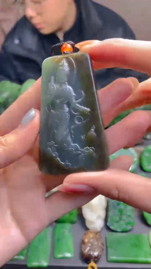 颈饰未镶嵌和田玉1