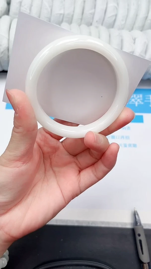 未镶嵌手镯石英质玉73-58.1BYGX