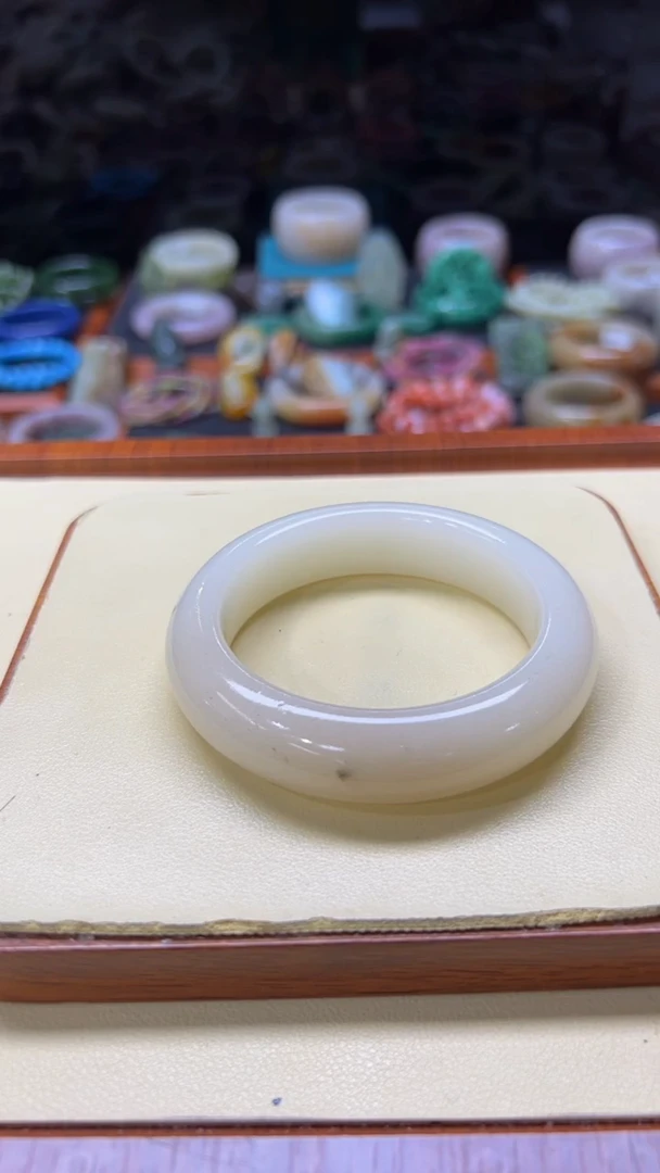 未镶嵌手镯石英质玉红*果224