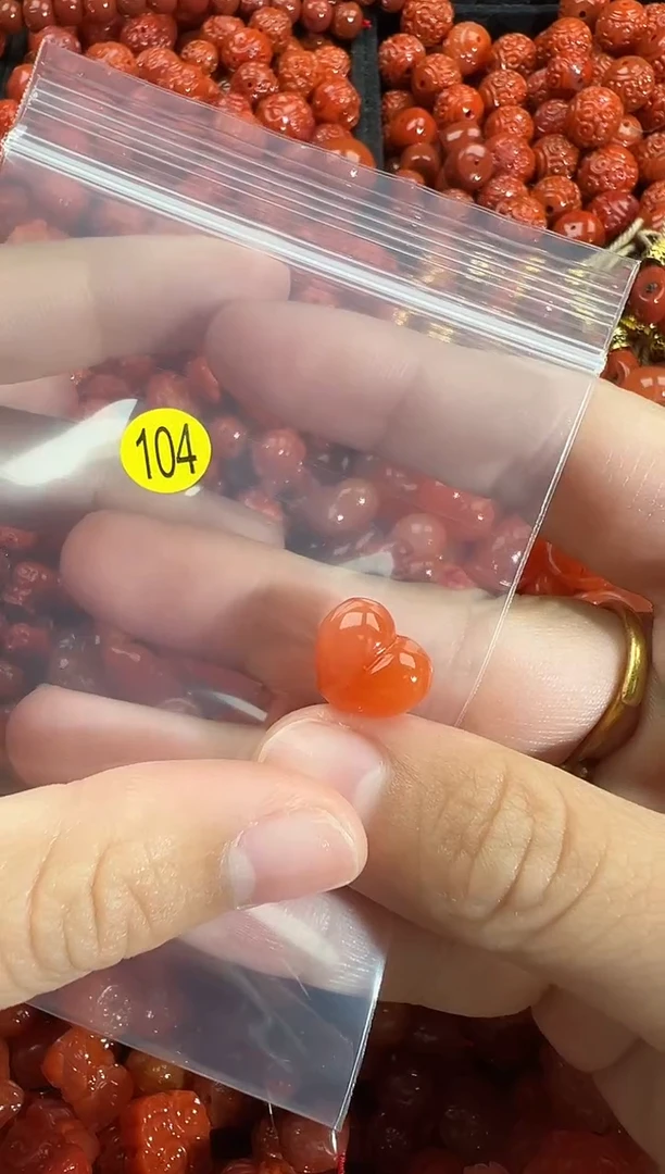 颈饰未镶嵌南红玛瑙1