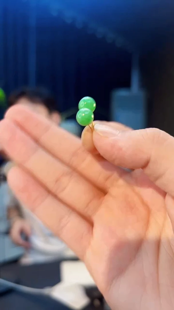 翡翠18K金镶嵌耳饰缅料A货/多样性发货/一对