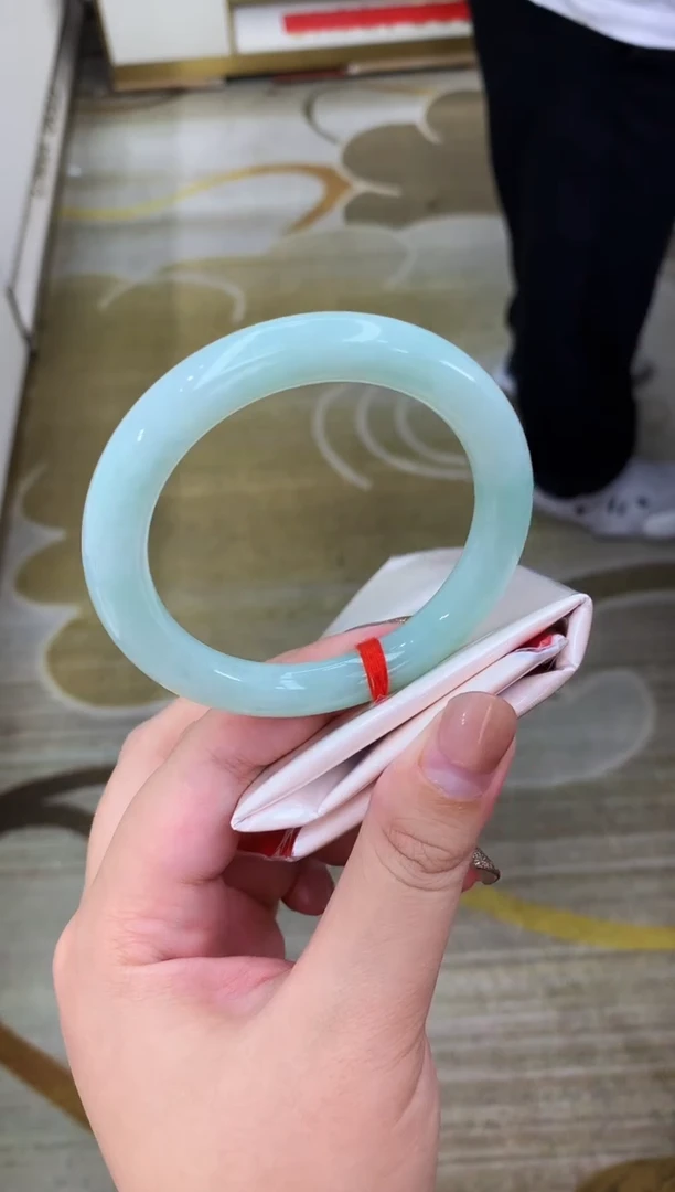 翡翠手镯（圆镯）未镶嵌翡翠手镯156