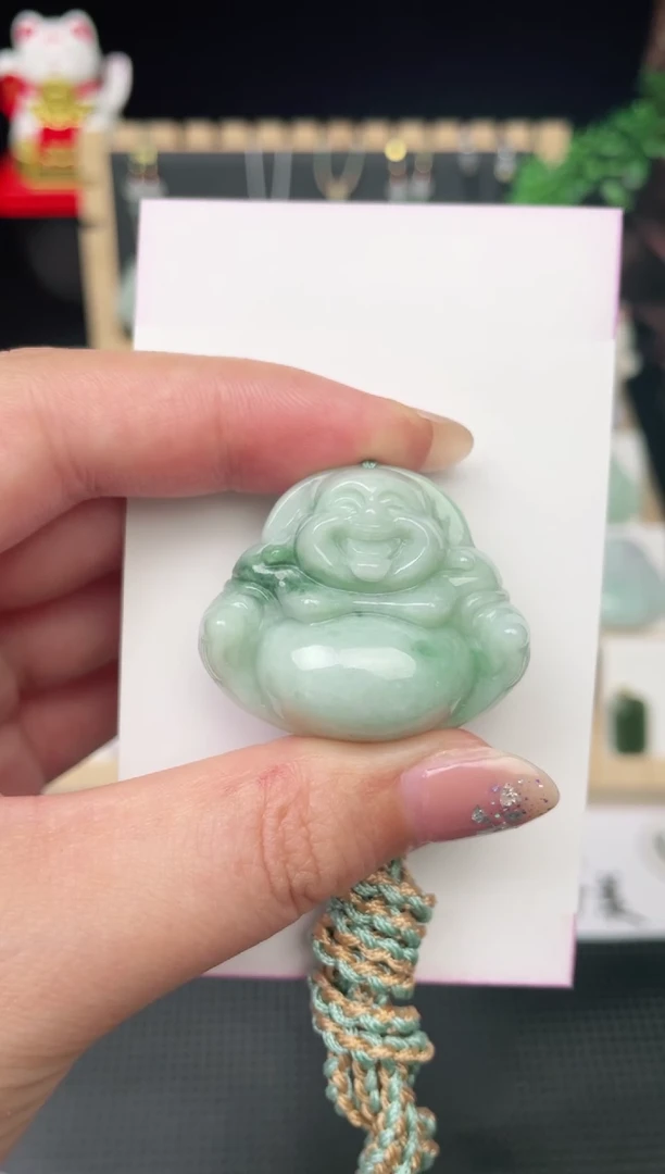 翡翠未镶嵌颈饰佛公