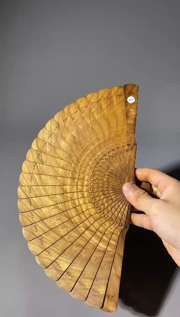 金丝楠A****旧295号18cm小叶桢楠扇子