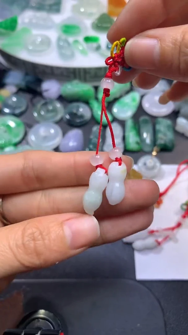 【闪购商品】翡翠挂件未镶嵌翡翠