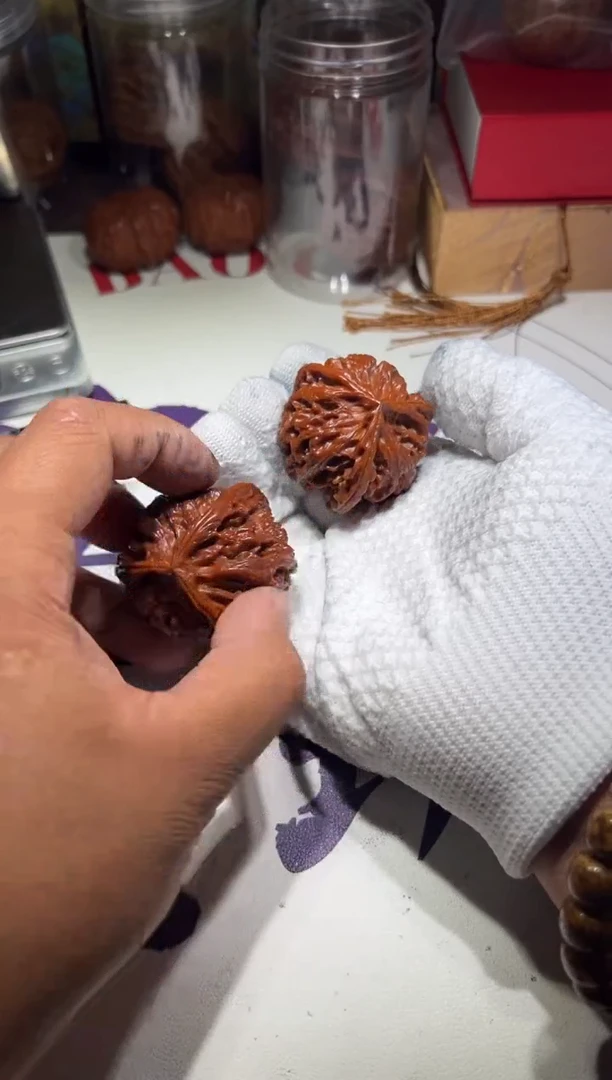 【闪购商品】桃核把件苹果三棱核桃