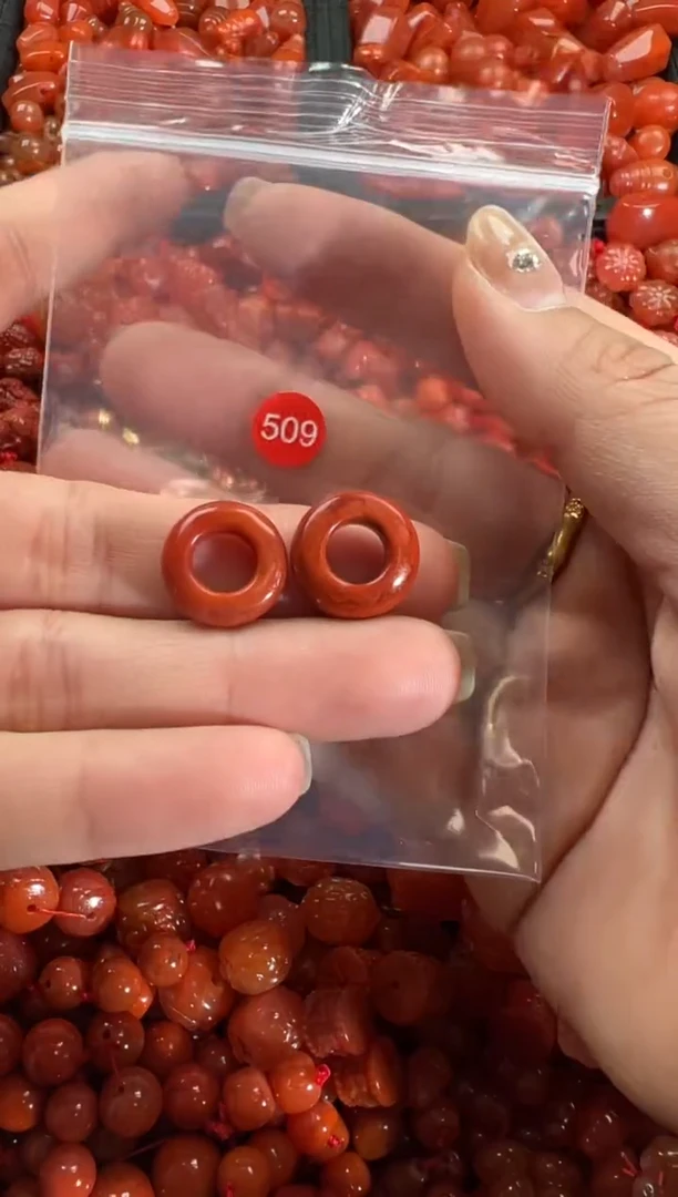 【闪购商品】南红玛瑙颈饰未镶嵌1