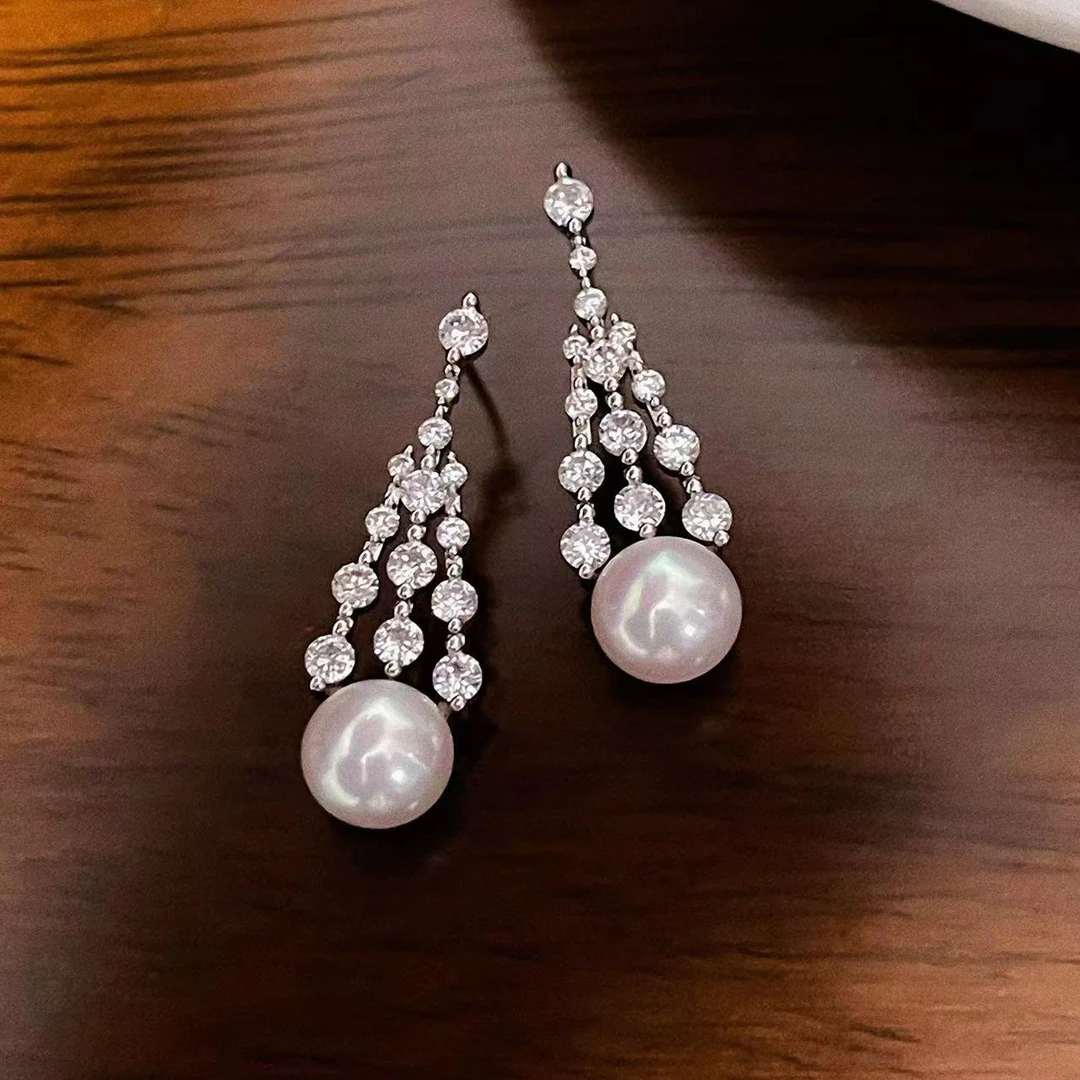 优雅女神必备水滴耳钉 仿佛星光倾泄上身就是贵气大女主～