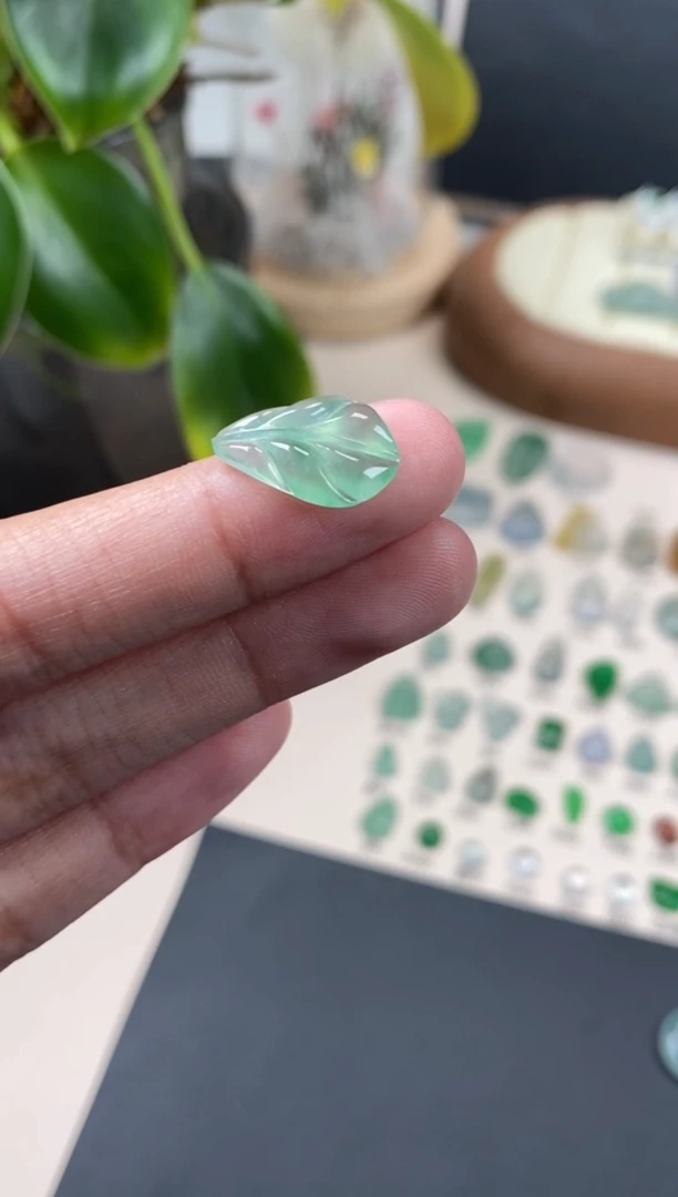 【闪购商品】翡翠颈饰未镶嵌翡翠冰晴叶子