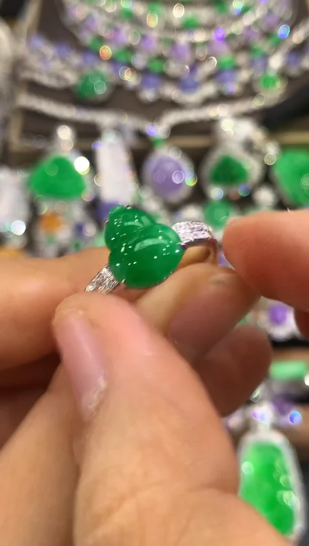 18K金镶嵌戒指翡翠C29