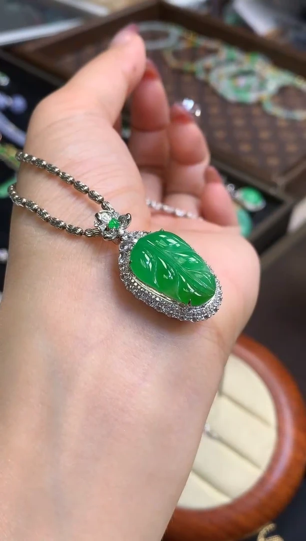 翡翠18K金镶嵌吊坠(不含链)叶子