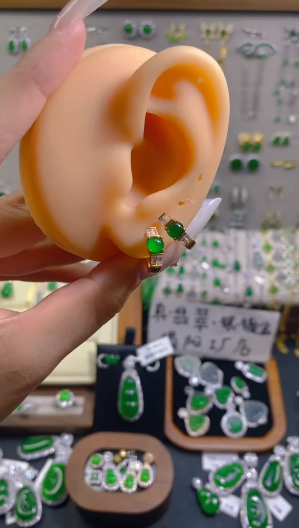 银S925镶嵌翡翠耳饰蛋面耳包