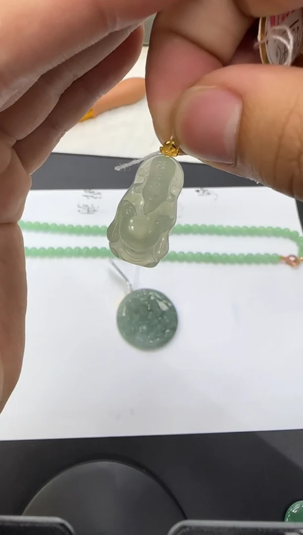 翡翠挂件18K金镶嵌天然翡翠A货孤品一件