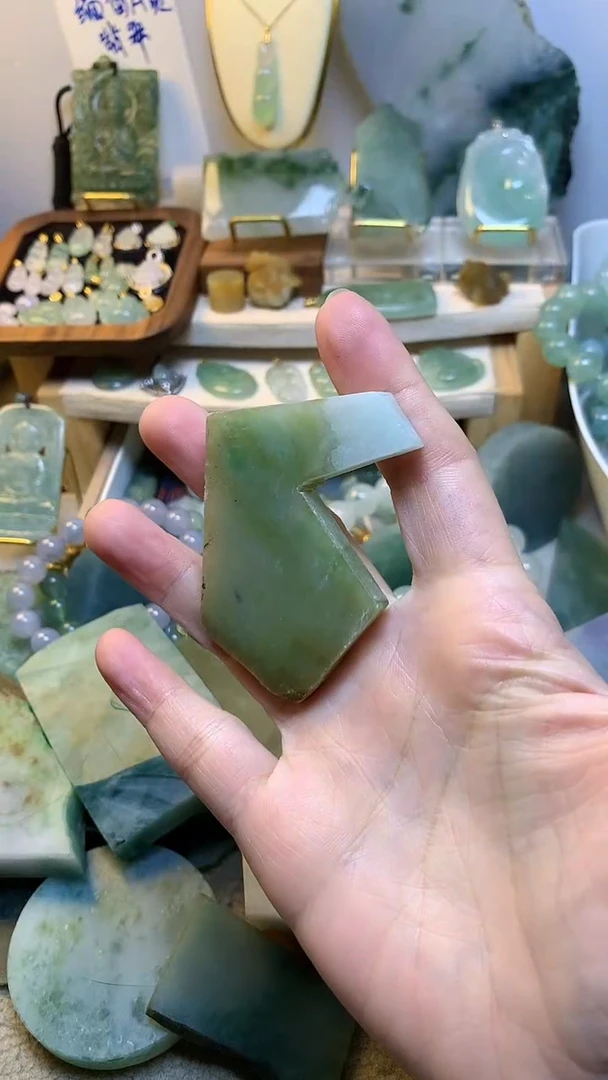 未镶嵌挂件翡翠缅甸A货翡翠,没有运费险,有纹有裂