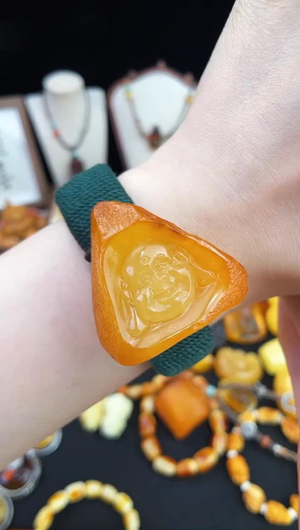 琥珀未镶嵌珠宝奇石柒月