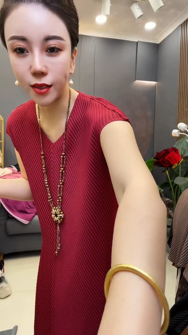 聚酯纤维（涤纶）红色 裙