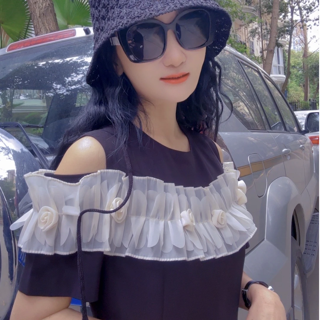 M51D004慕之淇冰丝显瘦钉珠露肩设计感显瘦连衣裙