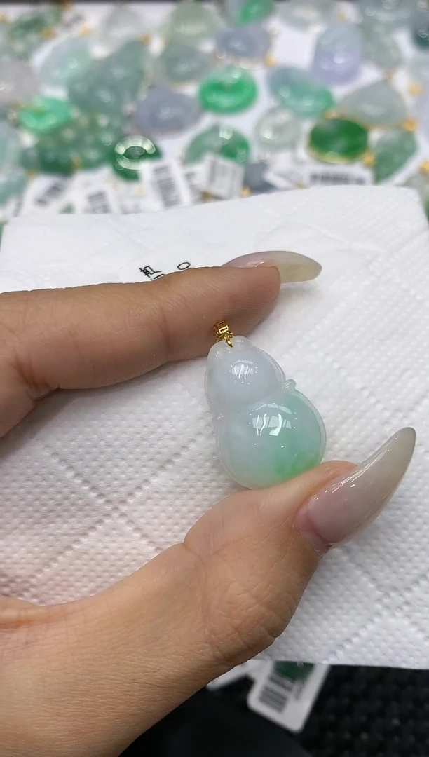 颈饰18K金镶嵌翡翠111111111111