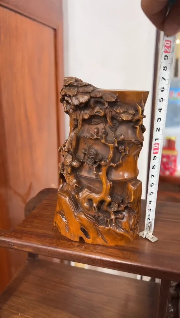 黄杨雕刻大号笔筒