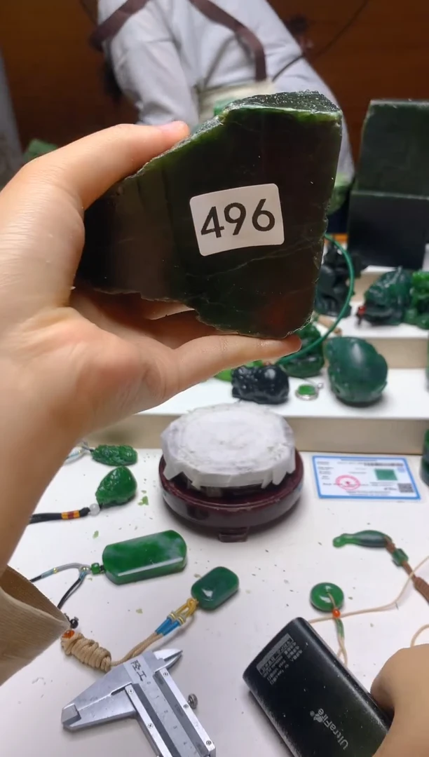未镶嵌和田玉（碧玉）珠宝半成品0