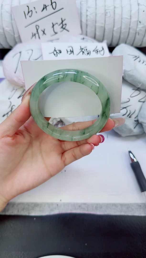 未镶嵌手镯石英质玉4/58.5