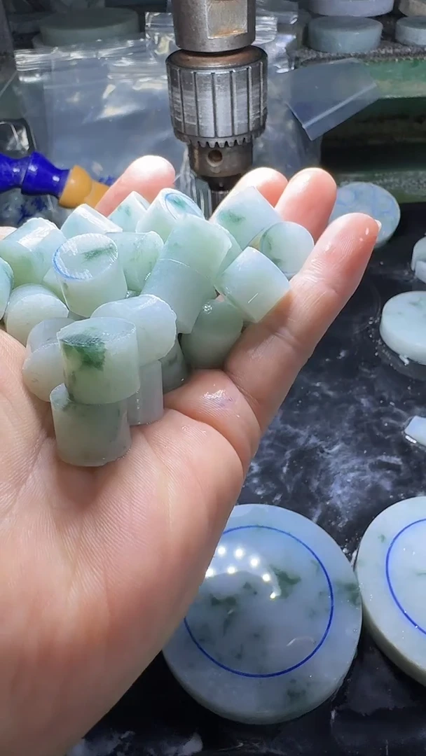 未镶嵌定制翡翠L*手链