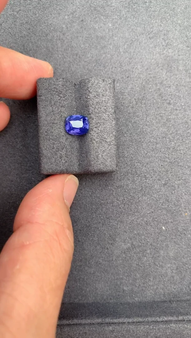 【闪购商品】彩色蓝宝石裸石未镶嵌1.5ct无烧紫蓝宝