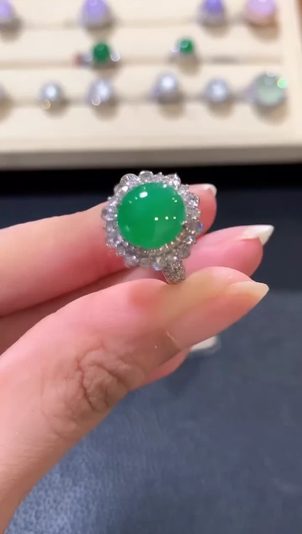 18K金镶嵌戒指翡翠b196