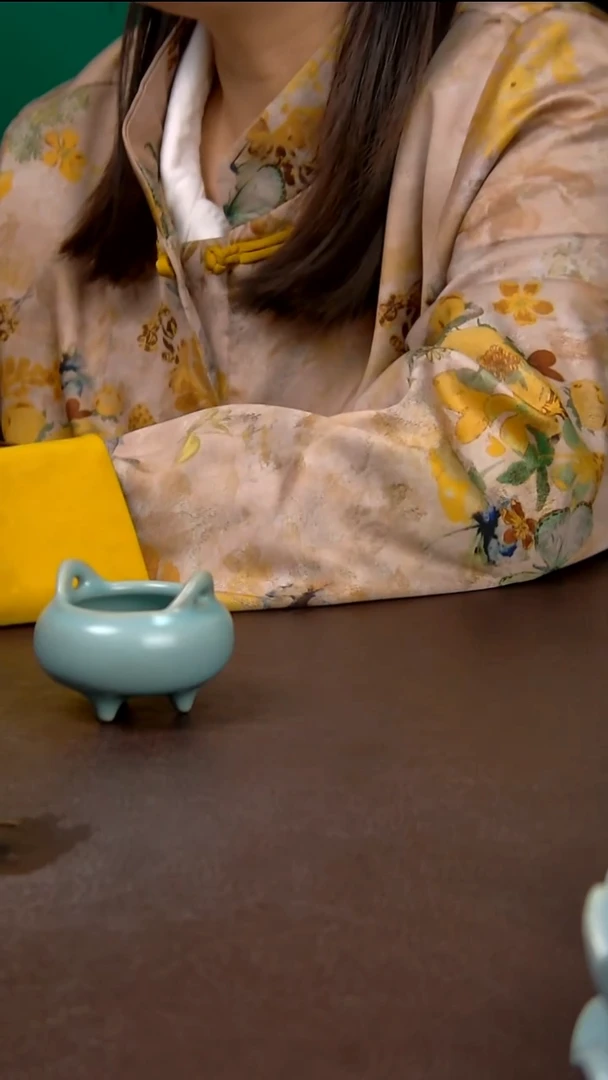 仿古支钉迷你扁香炉不完美 简装