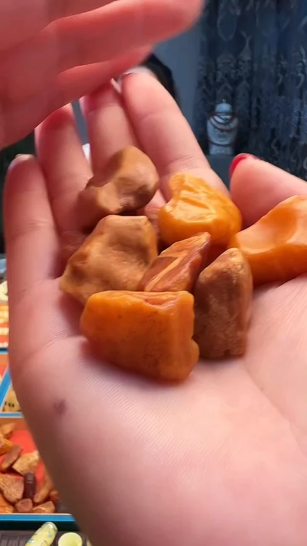 未镶嵌蜜蜡裸石蜜蜡全皮小吊坠多样性拍一发一