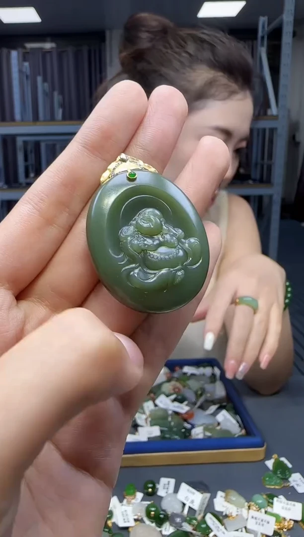 和田玉18K金镶嵌挂件1