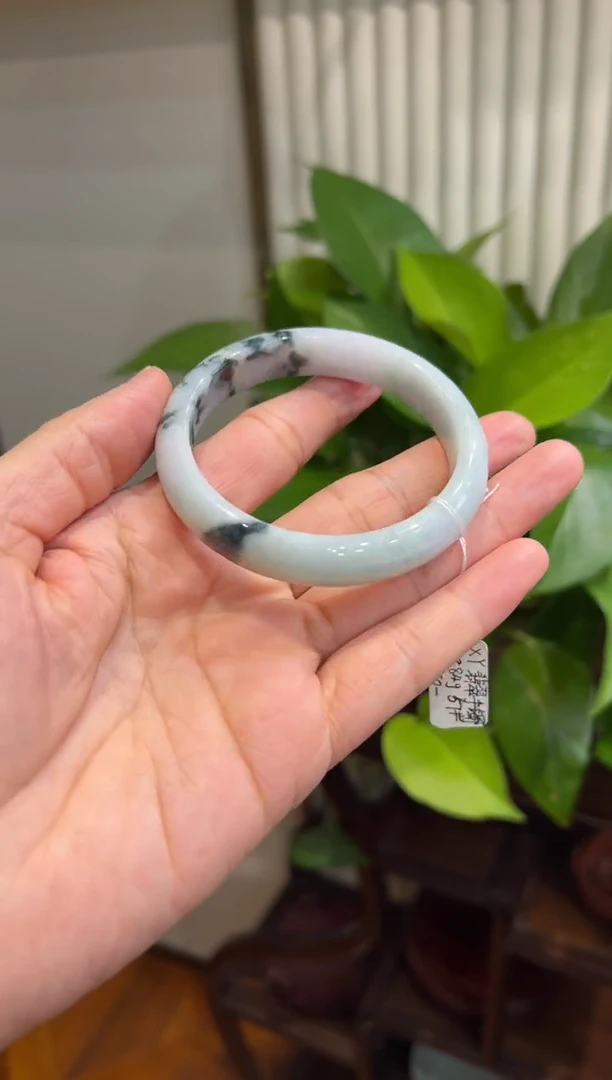 翡翠手镯未镶嵌手镯