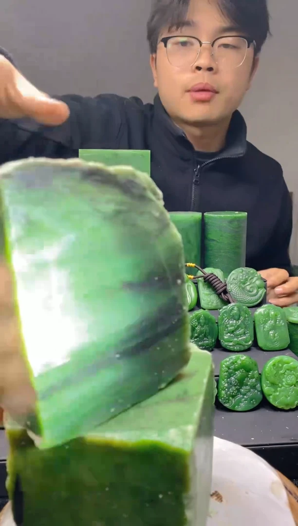 未镶嵌和田玉（碧玉）珠宝半成品1